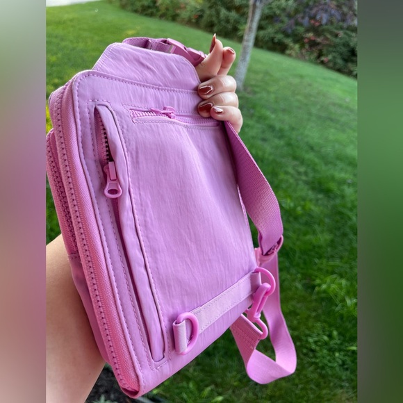 Beis sport sling in berry crossbody purse bag - Picture 3 of 3